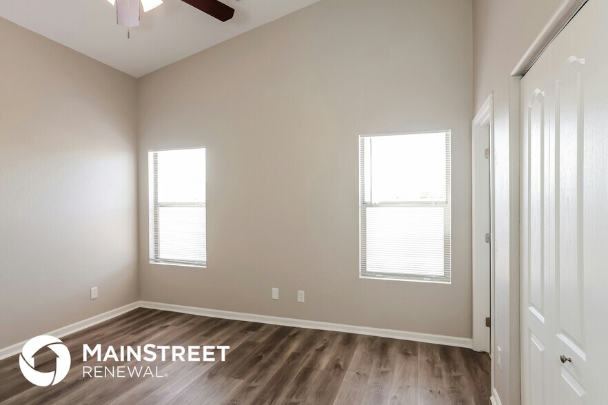 Building Photo - 1815 E Hamel Way