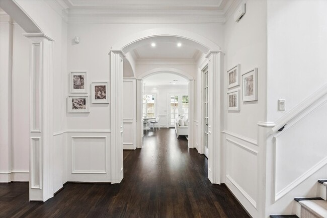 Building Photo - 6313 Sewanee Ave