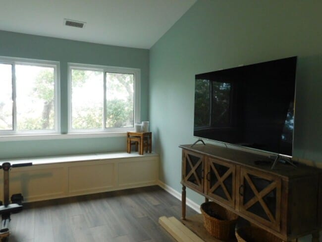 Building Photo - Beautifully Furnished Townhome With Sunset Views