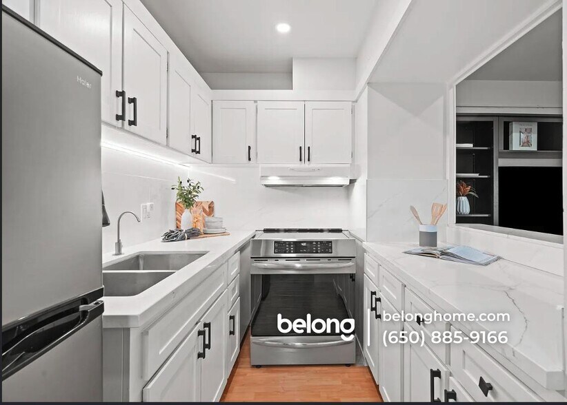 Building Photo - 500 W Middlefield Rd