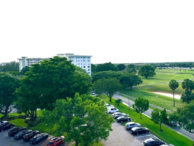 Building Photo - 3091 N Course Dr