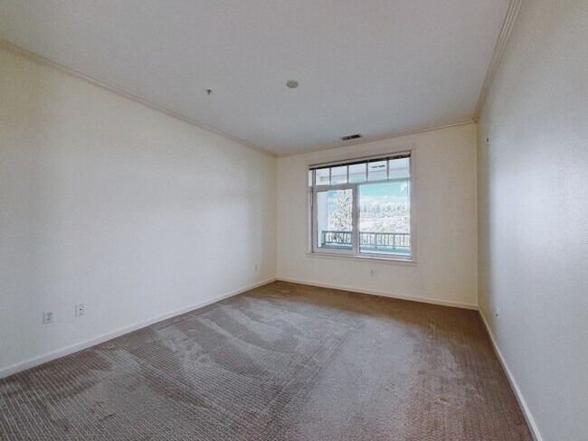 Building Photo - 2Bd/1.75Ba Kirkland Condo