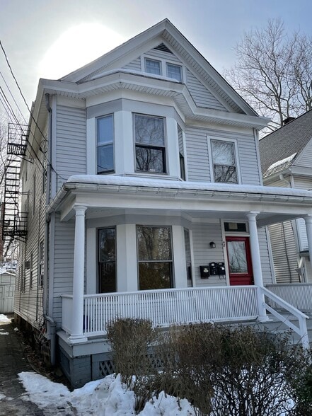 Historic House - 48 Washington Ave