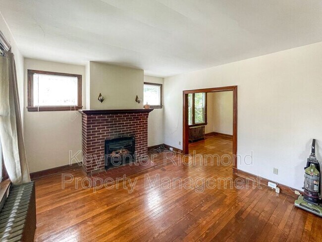 Primary Photo - 2806 Hawthorne Ave