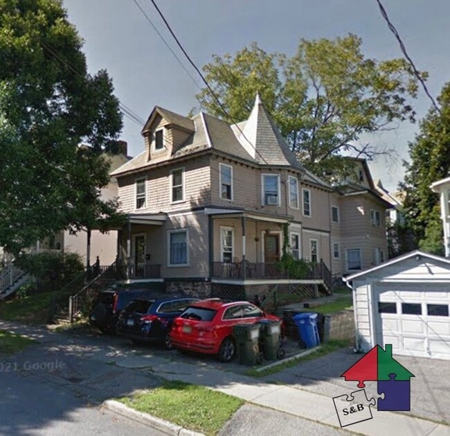 Building Photo - 36 Buell St