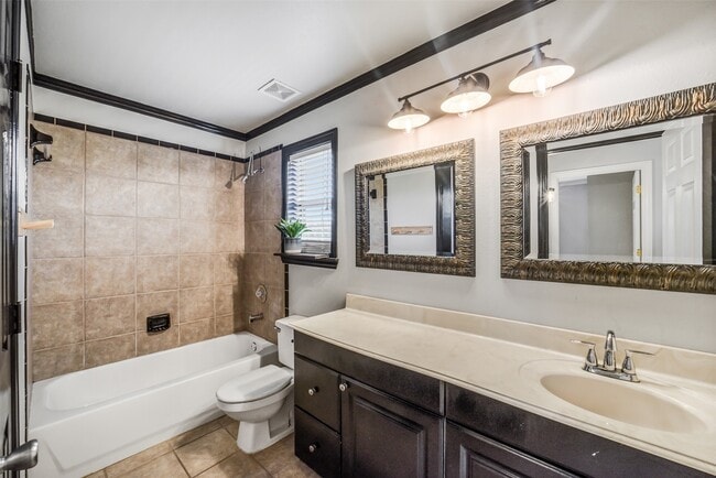 Building Photo - 16302 Crossfield Dr