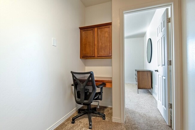 Building Photo - Fully Furnished 2 BR Townhouse in Driggs with Attached Garage