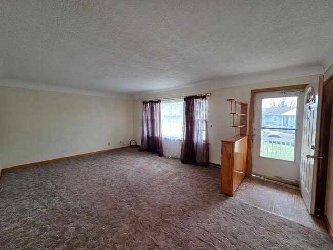 Building Photo - Well-Maintained 4BR Home – Garage + Washer/Dryer, dishwasher Included