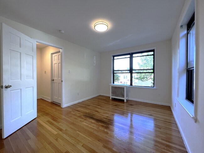 Building Photo - 67-135-135 Dartmouth St