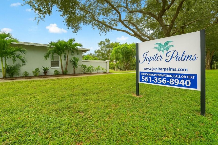 Building Photo - 1600 Center St