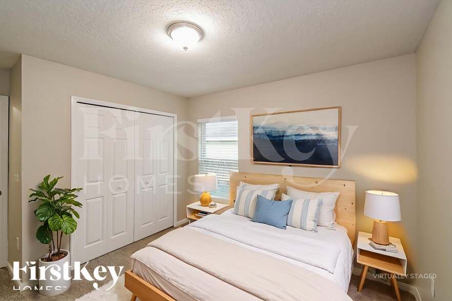 Building Photo - 12178 Alexandra Dr