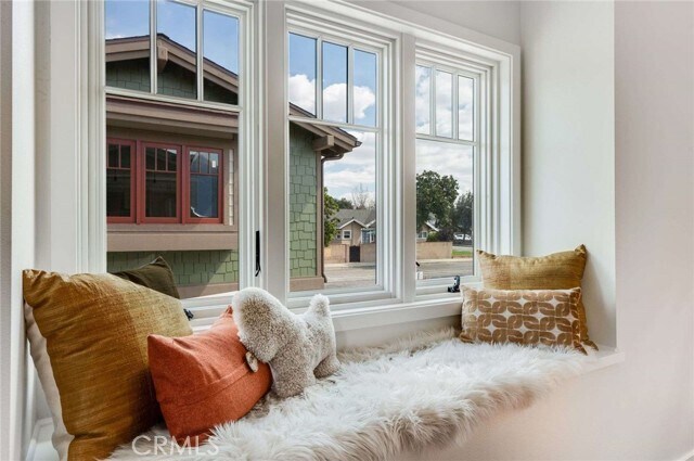 Building Photo - 117 N Vista Bonita Ave