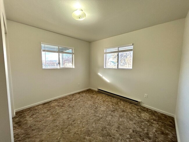 Building Photo - Relaxed Living in West Ellensburg