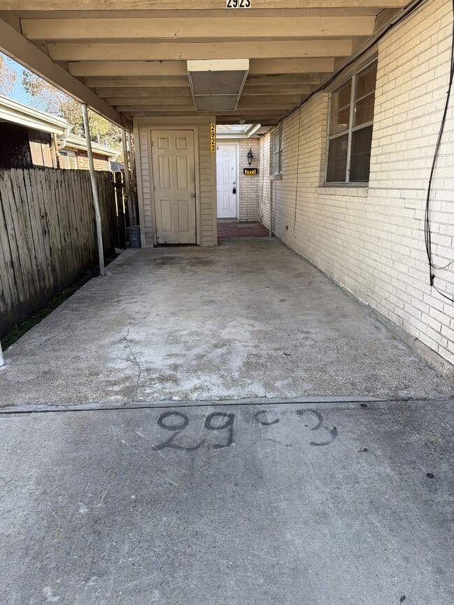 Building Photo - 2923 Wytchwood Dr