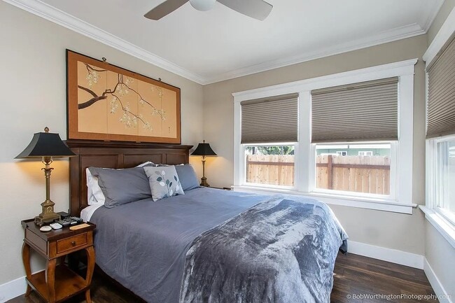 Building Photo - 4004 Arizona St