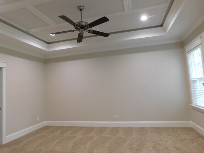 Building Photo - Grove Point Beauty