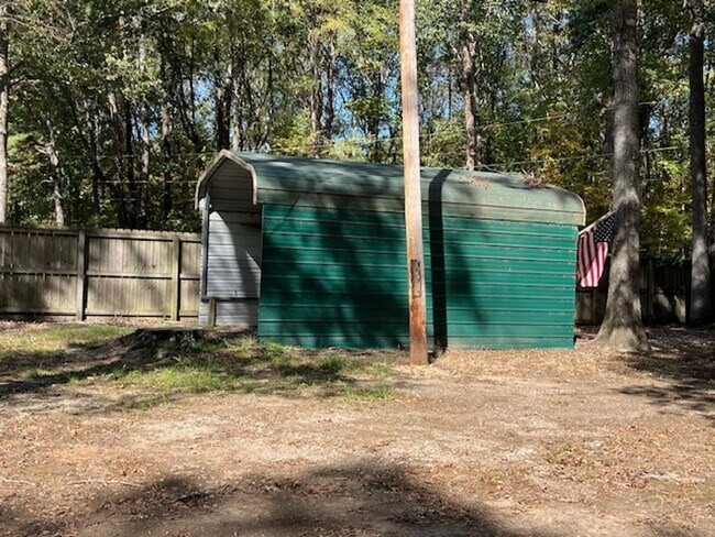 Building Photo - 16 Eastwood Dr