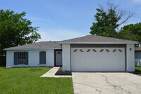 Building Photo - Beautifully remodeled 3 bed 1.5 bath in th...