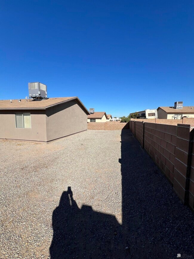 Building Photo - 10331 Monsoon Ave