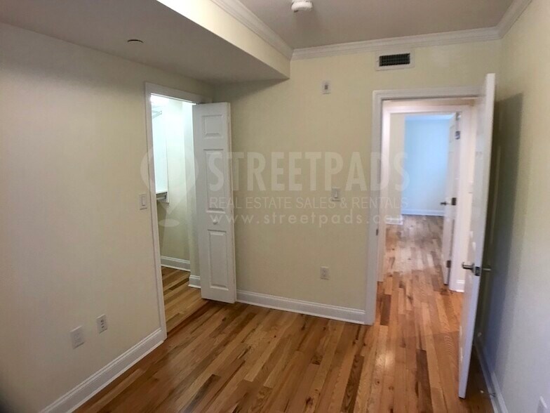 Building Photo - 3 Chauncy St