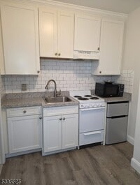 Building Photo - 161 Union Ave