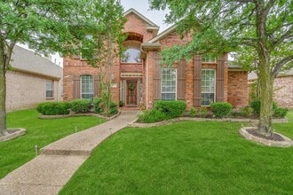 Building Photo - 3523 Lincoln Dr