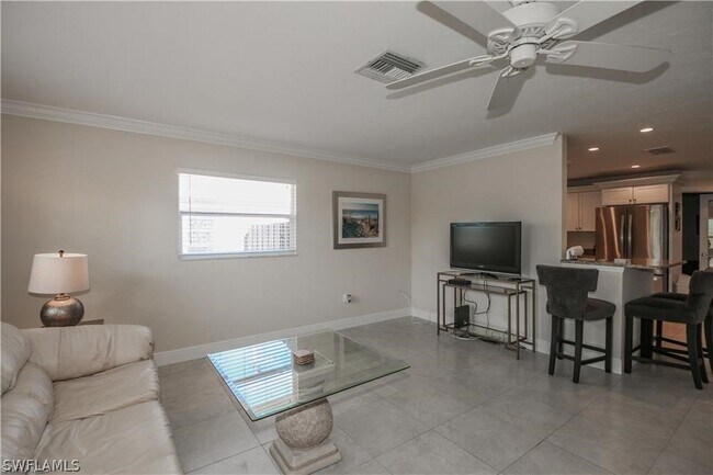 Building Photo - 671 98th Ave N