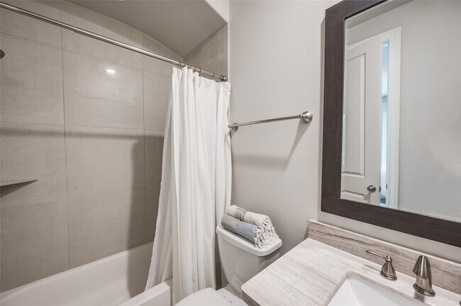 Building Photo - 266 E 28th St