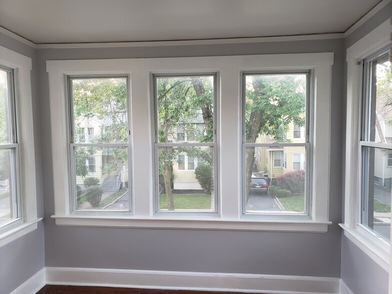 Building Photo - 220 Ward Pl