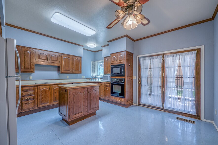 Building Photo - 2611 N Kentucky Ave