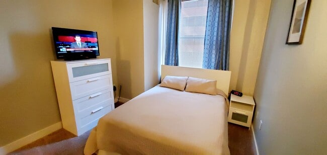 Building Photo - CH-Midland Lofts