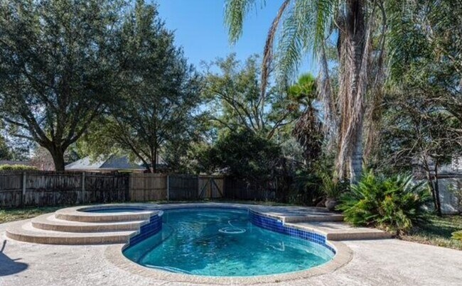 Building Photo - 1467 Tama-Ran Pl