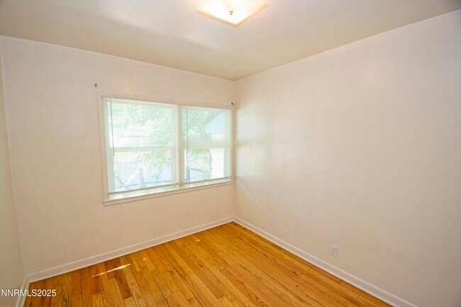 Building Photo - 202 Claremont St