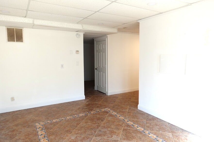 Possible 4th BR in Basement - 1333 Holliday Dr