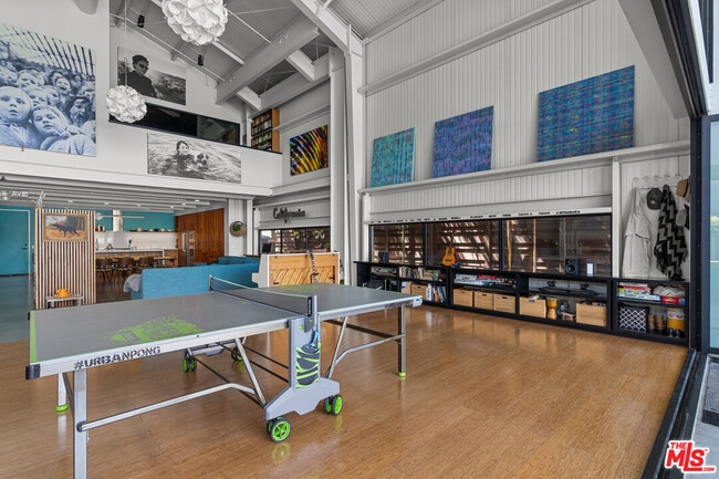 Building Photo - 548 Rose Ave