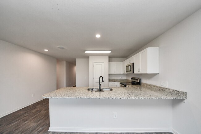 Building Photo - 164 Goldenrod