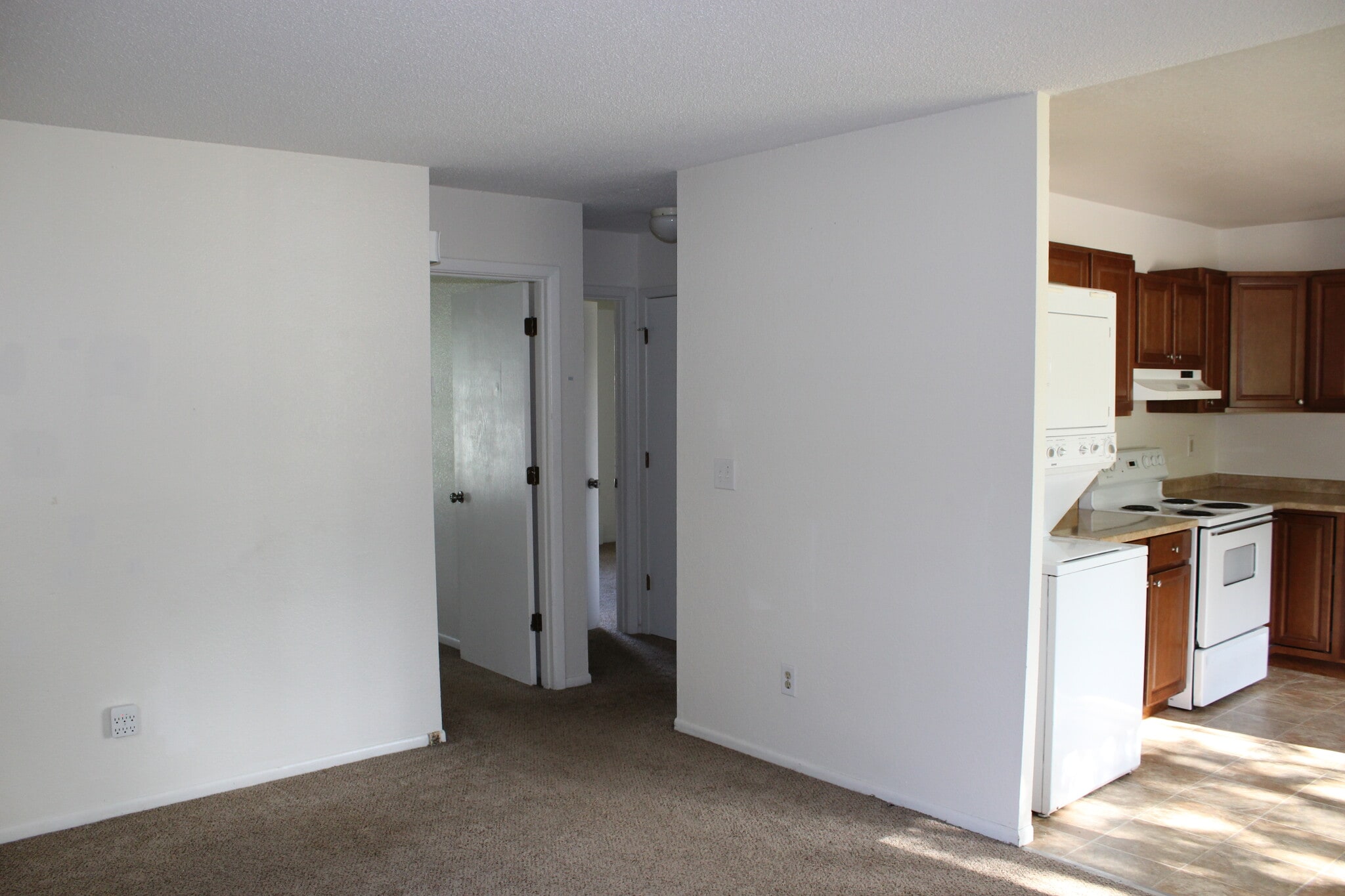 Living area - 3221 E 43rd Ave