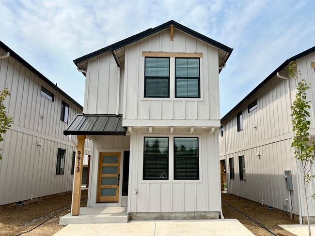 Primary Photo - 9913 NE 46th Ct