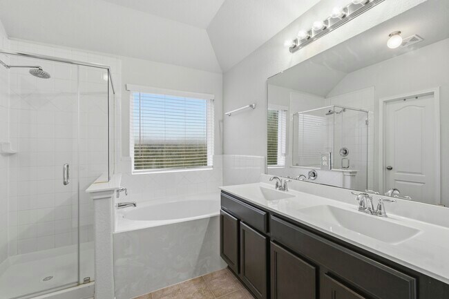 Building Photo - 3410 Golden Amber Ct