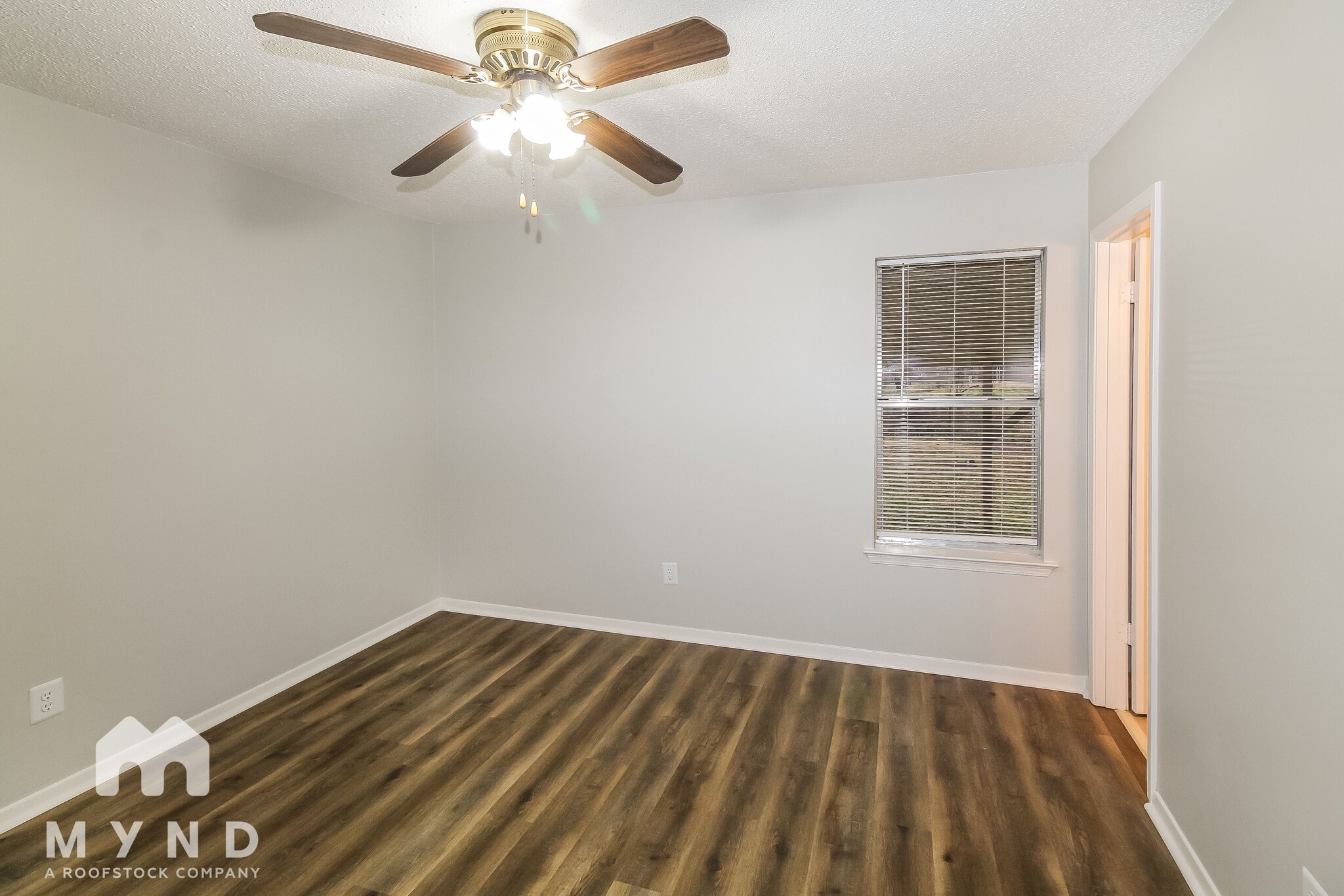 Building Photo - 6340 Greenbriar Dr