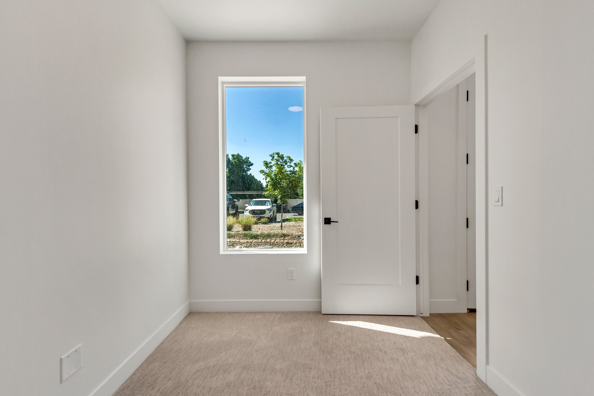 Building Photo - 5913 Wasatch Dr