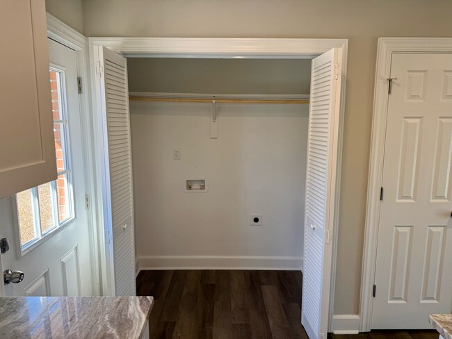 Building Photo - Completely Remodeled Home For Rent!