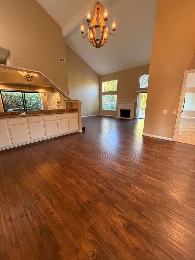 Building Photo - 4BD 2.5BA House located in Vineland Hills of Poway
