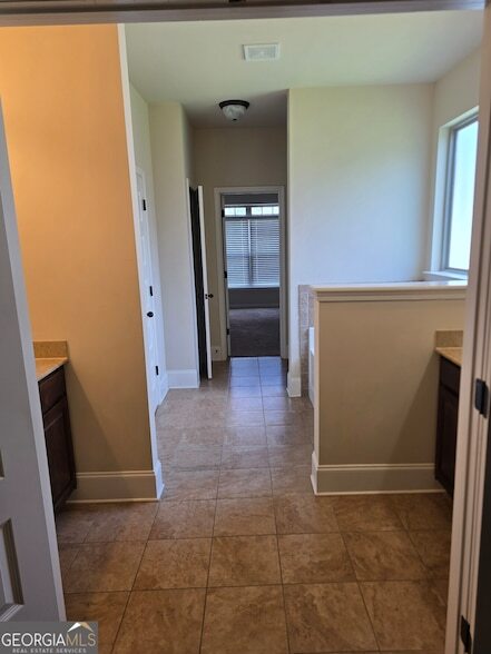 Building Photo - 330 Riverstone Dr