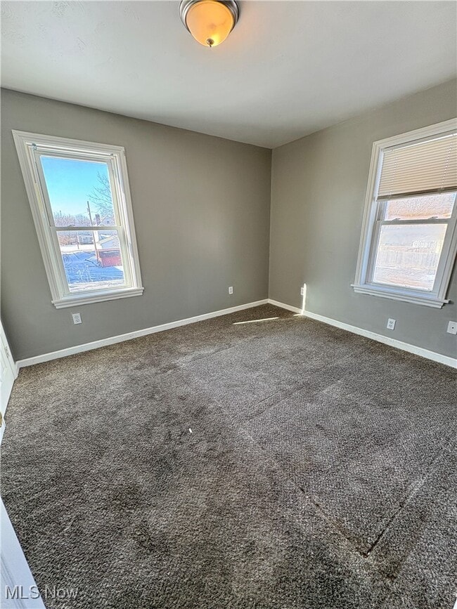 Building Photo - 18 N Richview Ave