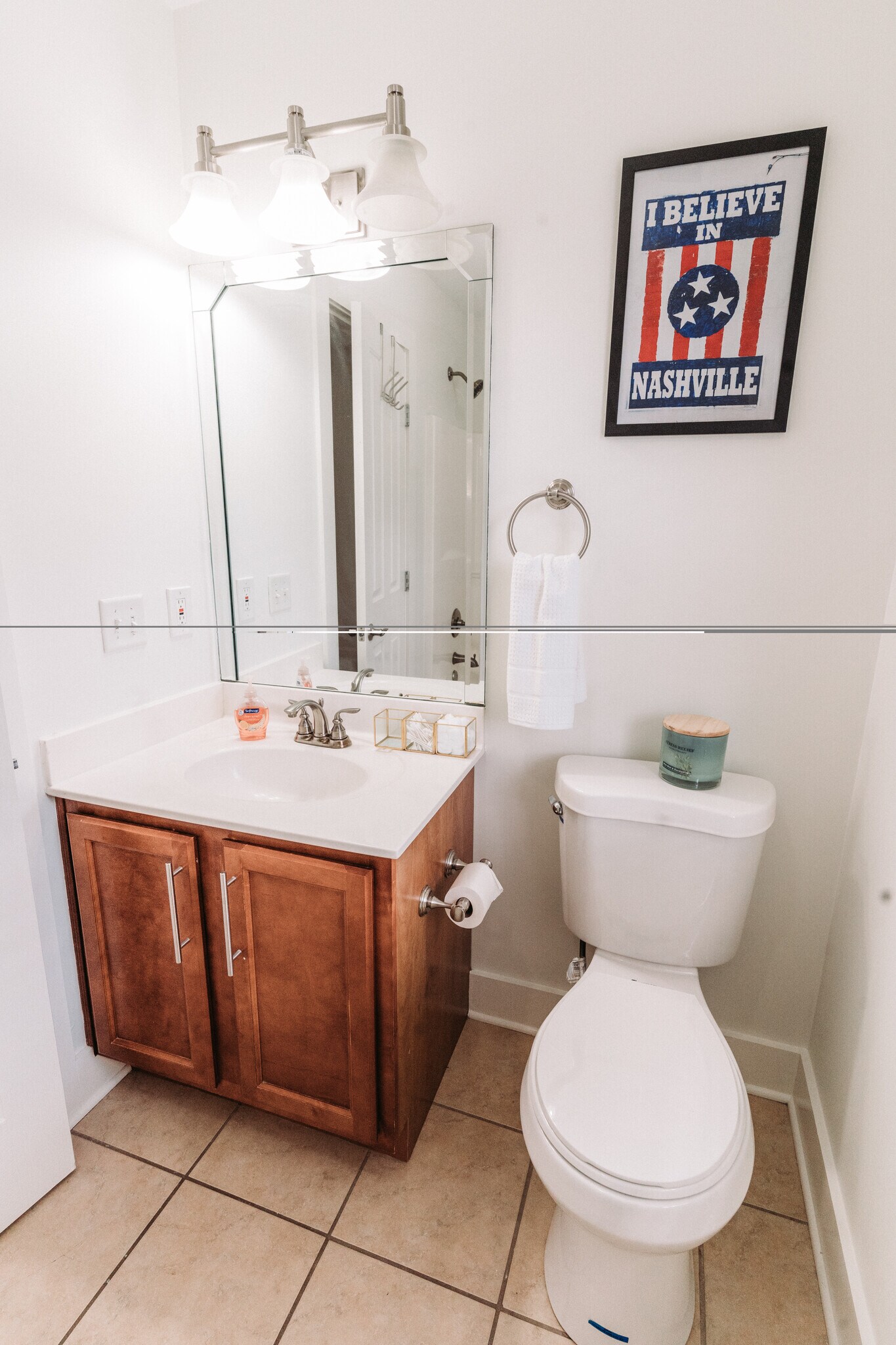 Building Photo - 902B Shelby Ave