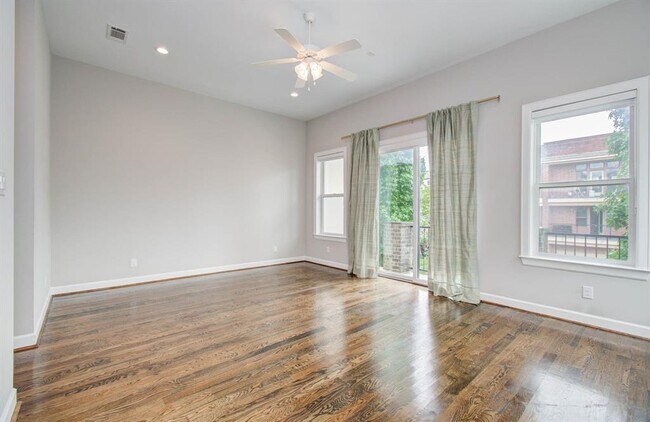 Building Photo - 309 W Pierce St