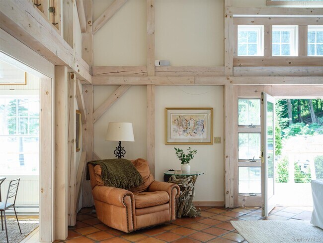 Building Photo - 121 Queechy Lake Dr