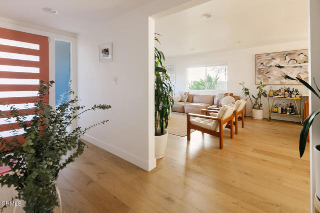 Building Photo - 906 Adelante Ave