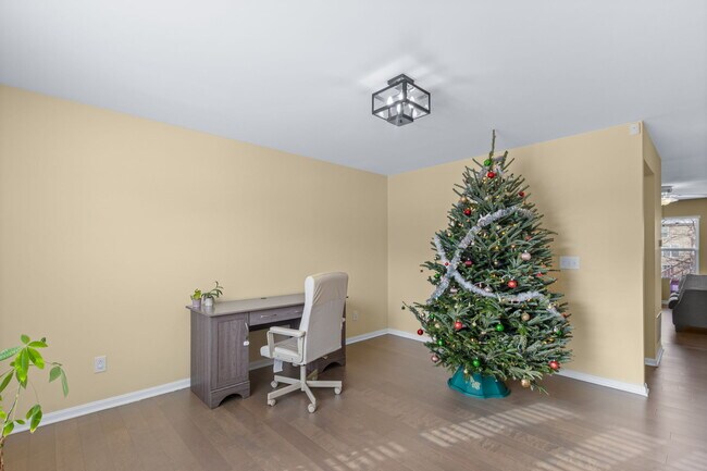 Building Photo - 430 Rockcrest Way